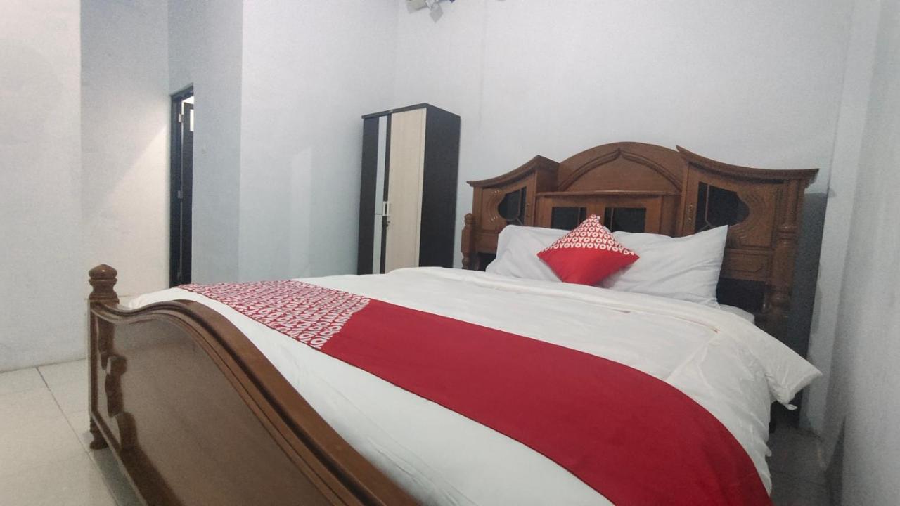 Отель Oyo 90157 Griya Andon Syariah Чиребон Экстерьер фото